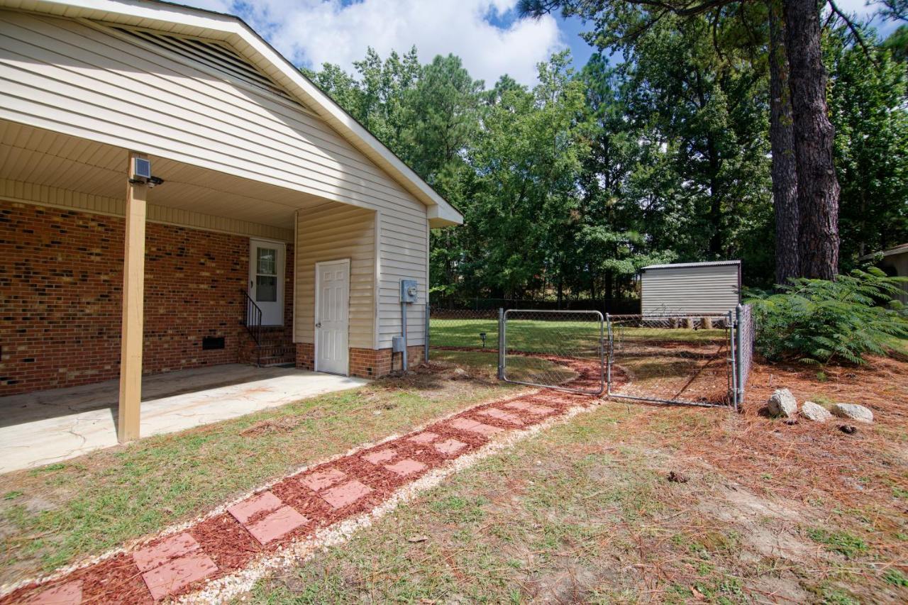 Pine Forest Zen Cottage - 10 Min To Fort Bragg Fayetteville Exterior foto