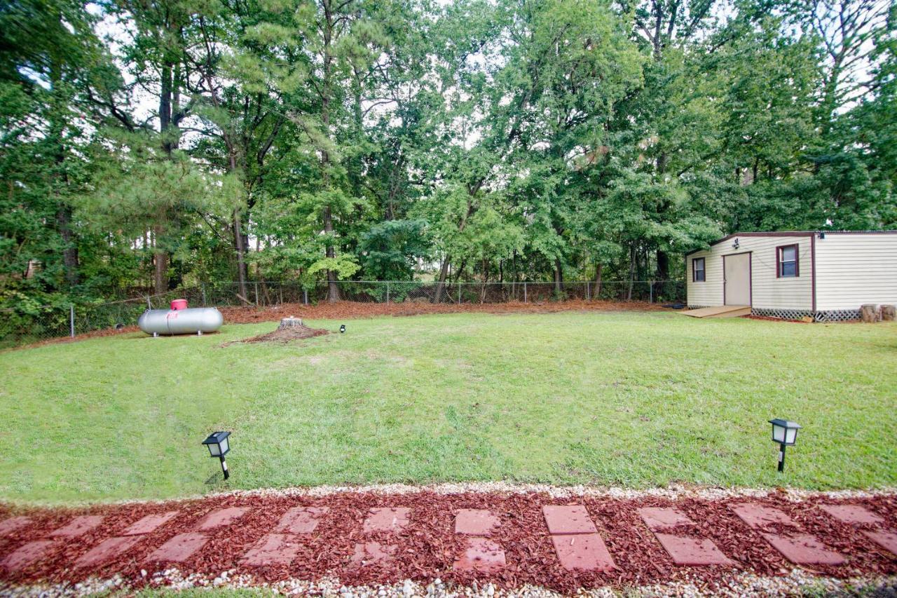 Pine Forest Zen Cottage - 10 Min To Fort Bragg Fayetteville Exterior foto